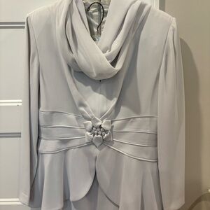 Elegant White Wedding Dress with Floral Detail